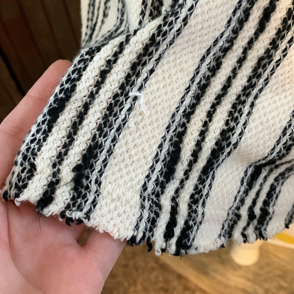 Women’s Juniors Storia White Black Stripes Crop Crewneck Oversized Sweater M - Picture 4 of 7